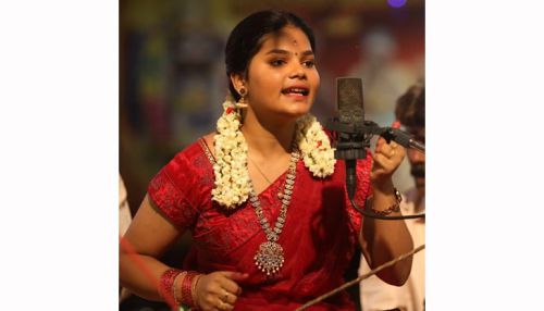 வில்லுப்பாட்டு மாதவி வேட்ட சாமி' படத்தில் பின்னணிப் பாடகியானார்