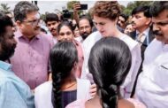 வயநாடு நிலச்சரிவில் பாதிக்கப்பட்டோரை நேரில் சந்தித்து பிரியங்கா காந்தி ஆறுதல் கூறினார்
