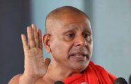 இலங்கையில் மாகாண ஆளுநர்களின் தொடர் பதவி துறப்பு இடம்பெறுகையில் பிரதமரும் பதவியைத் துறப்பாரா? என கேள்வி எழுப்பும் சீலரத்ன தேரர்