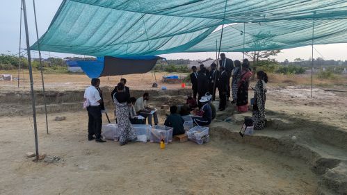 செம்மணி மனிதப் புதைகுழியில்  எழுந்தமானமாக் குழிகளை வெட்டி ஆய்வு செய்ய நீதிமன்றம் அனுமதி