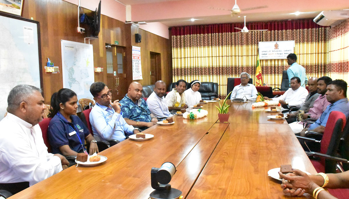 மன்னார் மாவட்டத்தில் இலவச மருத்துவ முகாமை முன்னெடுத்த நியூசிலாந்திலிருந்து வந்த குழுவினர் அரச அதிபருடன் கலந்துரையாடல்