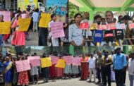 வீட்டுத்திட்ட மிகுதி கொடுப்பனவை வழங்குமாறு யாழ்ப்பாணம் - வலிகாமம். மேற்கில் போராட்டத்தில் குதித்த மக்கள்!