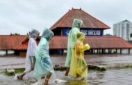கேரளாவில் கனமழை, வெள்ளத்தில் சிக்கி 15 பேர் உயிரிழந்தனர்