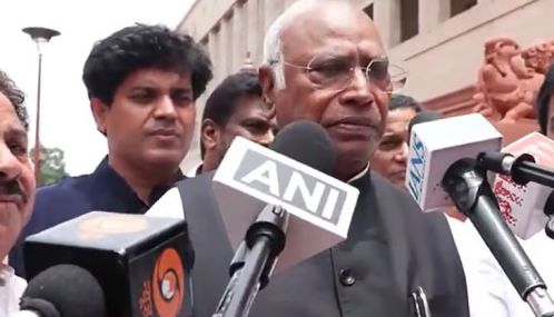 நாடாளுமன்றம் செயல்படாததற்கு மோடியும், அமித்ஷாவுதான் காரணமென கார்கே கூறினார்