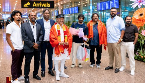 'கானா' எனும் தென்றலை ரொறன்ரோ நகரில் 'தெறிக்க' விடுவதற்காக கனடா வந்துள்ள 'தேனிசைத் தென்றல்' தேவாவும் அவர் குழுவினரும்