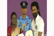 குடியரசு தலைவர் திரௌபதி முர்முவிடமிருந்து ‘கேப்டன் மில்லர்’ படத்துக்காக நடிகர் தனுஷ் தேசிய விருதை பெற்றார்