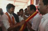 அதிமுக முன்னாள் அமைச்சர் செம்மலை முதலைமைச்சர் விஜய் முன்னிலையில் தமிழக வெற்றி கழகத்தில் இணைந்தார்