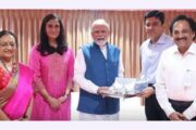அனிருத் - காவ்யா மாறன் திருமண வரவேற்பு நிகழ்ச்சிக்கு பிரதமர் நரேந்திர மோடிக்கு அழைப்பிதழ் வழங்கினார்