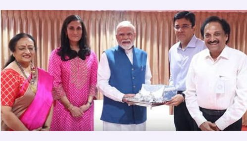 அனிருத் - காவ்யா மாறன் திருமண வரவேற்பு நிகழ்ச்சிக்கு பிரதமர் நரேந்திர மோடிக்கு அழைப்பிதழ் வழங்கினார்