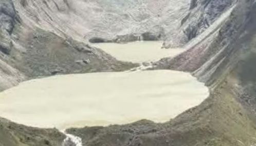 பூடானில் பனிப்பாறை ஏரி உடைந்து வெள்ளப்பெருக்கால் மேற்கு வங்காளம், அசாமுக்கு வெள்ள அபாய எச்சரிக்கை விடுக்கப்பட்டுள்ளது