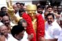 ஆன்மிக சுற்றுலா சென்றபோது பள்ளத்தில் வேன் கவிழ்ந்து விபத்தில் 8 பேர் உயிரிழந்தனர்