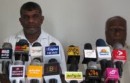மட்டக்களப்பு கடற்றொழில் திணைக்கள பரிசோதகர்கள் சிலரின் ஒத்துழைப்புடன் மீனவர்கள் 'சுருக்குவலை' பாவித்து மீன் பிடிக்கின்றனர்