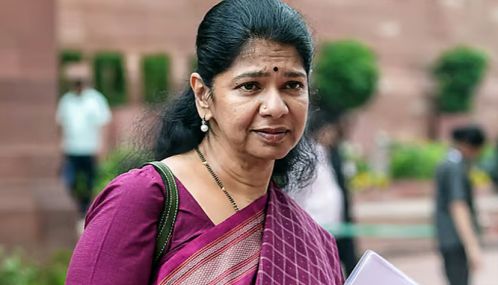 பணிநிரந்தரம் கோரி போராட்டம் செய்த மருத்துவப் பணியாளர்களை கைது செய்ததற்கு கனிமொழி கண்டனம் தெரிவித்துள்ளார்