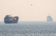 குவைத் கொடியுடனான கப்பல் மீது தாக்குதலில் 5 இந்தியர்கள் மீட்கப்பட்டுள்ளனர்