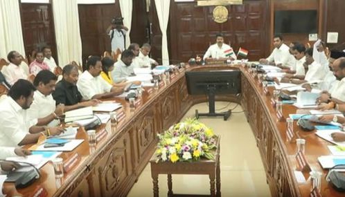 மக்களின் தேவை அறிந்து அமைச்சர்கள் செயல்பட வேண்டுமென முதலமைச்சர் விஜய் உத்தரவிட்டுள்ளார்