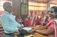 மன்னார் புதுக்கமம் கிராம மக்கள் தமது கிராமத்திற்கு குடிநீர் இணைப்பு வழங்க கோரி அரசாங்க அதிபரிடம் மகஜர் கையளிப்பு.