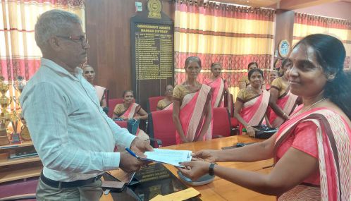மன்னார் புதுக்கமம் கிராம மக்கள் தமது கிராமத்திற்கு குடிநீர் இணைப்பு வழங்க கோரி அரசாங்க அதிபரிடம் மகஜர் கையளிப்பு.